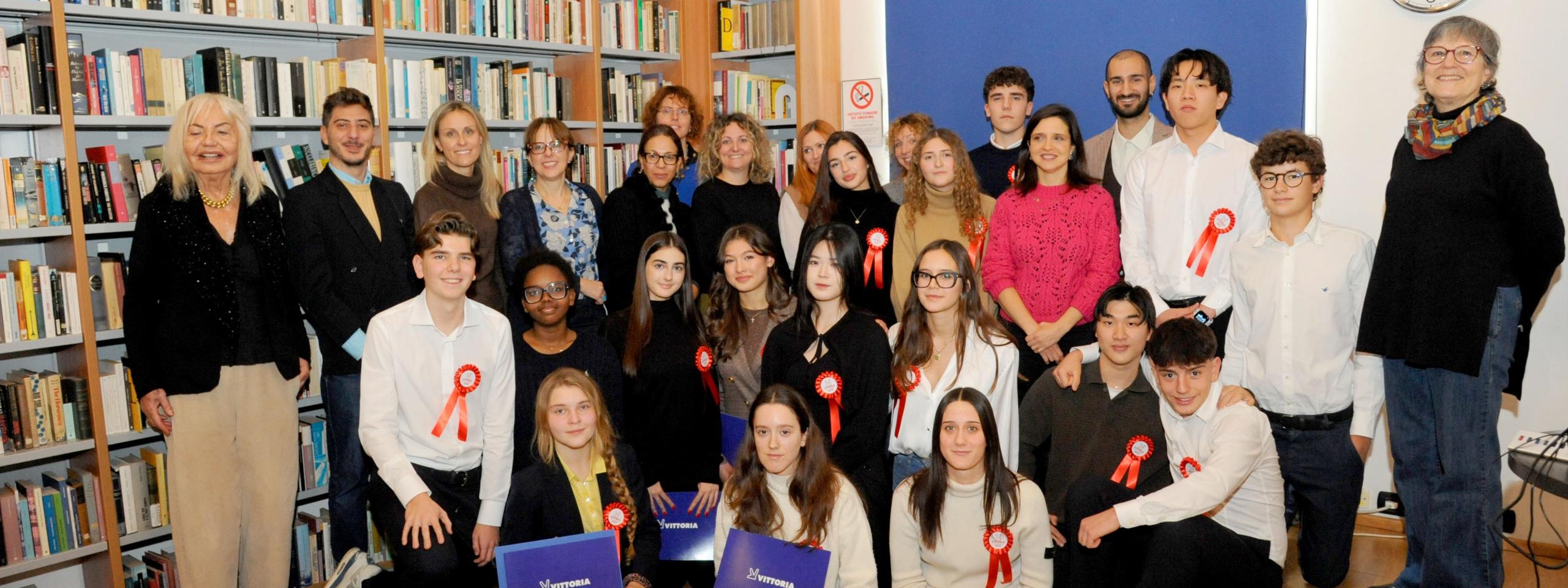 graduation 2ICE 2025 Liceo Vittoria VIS