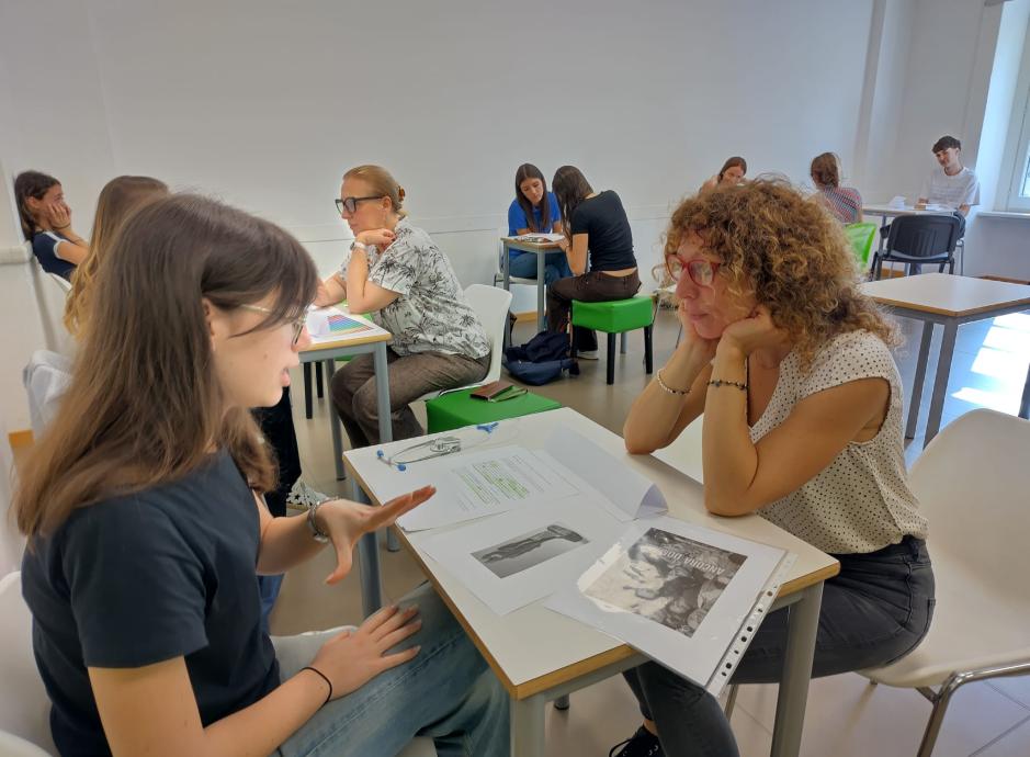 insegnanti e alunni alle scuole vittoria torino